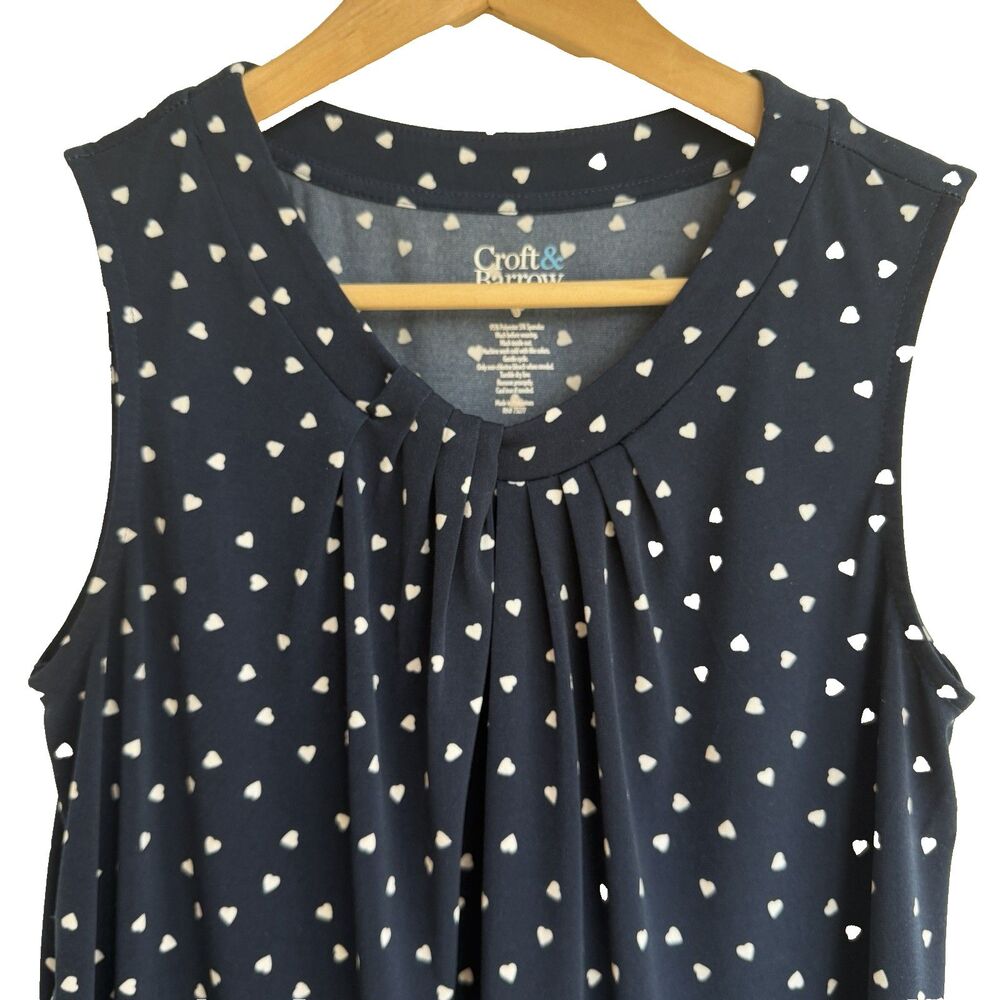 Croft & Barrow Women's Navy Hearts Sleeveless Gathered Round Neck Blouse - Small